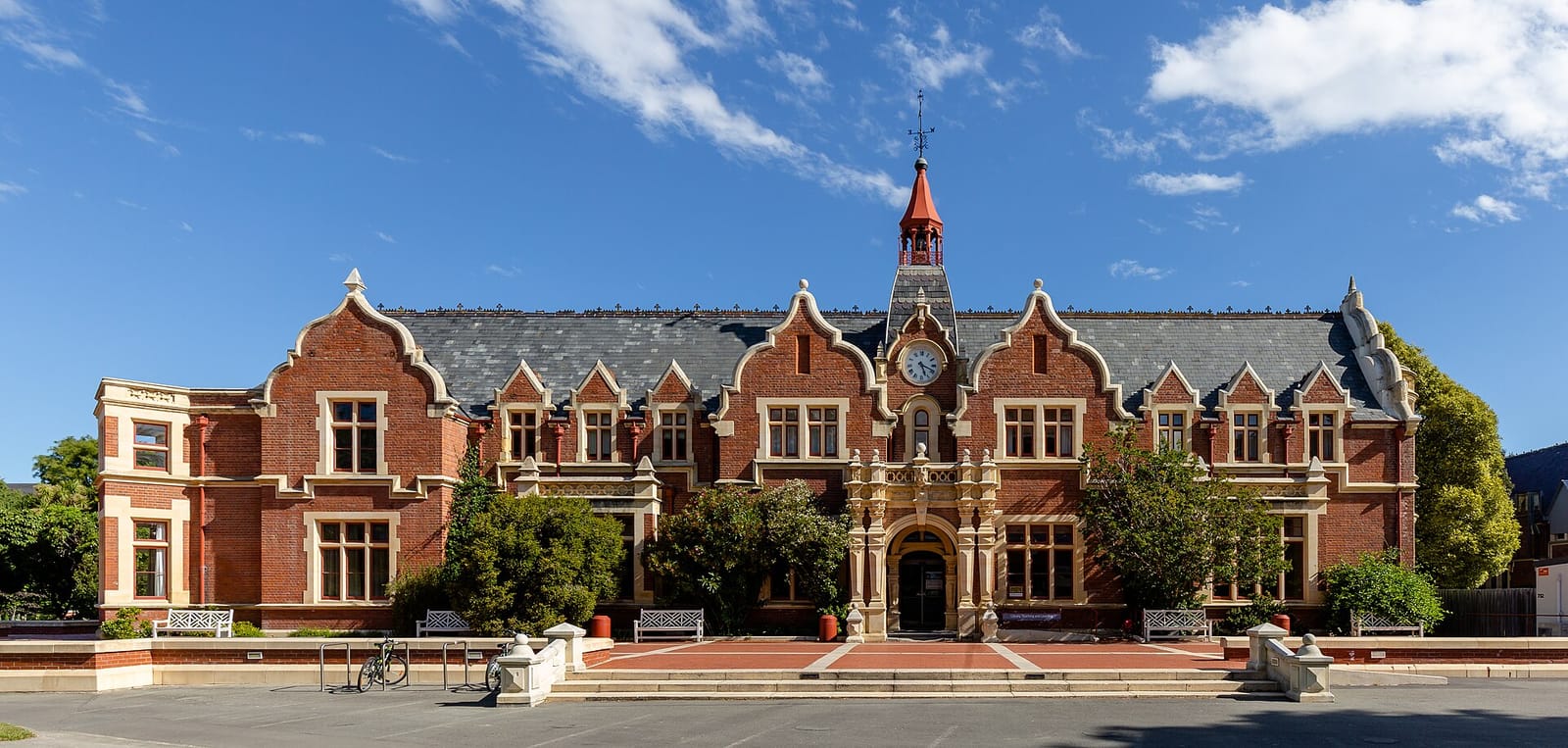 资料图:林肯大学 Ivey Hall