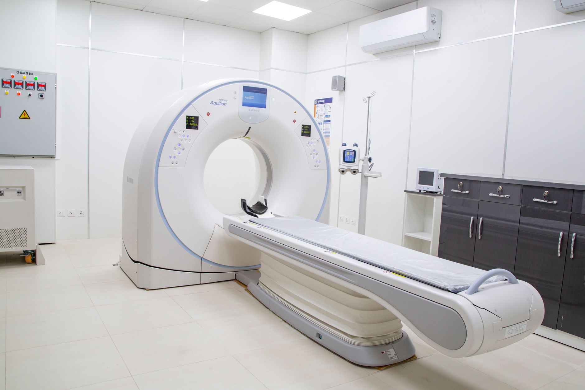 资料图:医院MRI核磁共振扫描仪