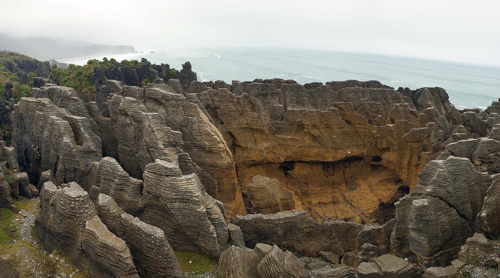 资料图:西海岸 Punakaiki 薄饼岩