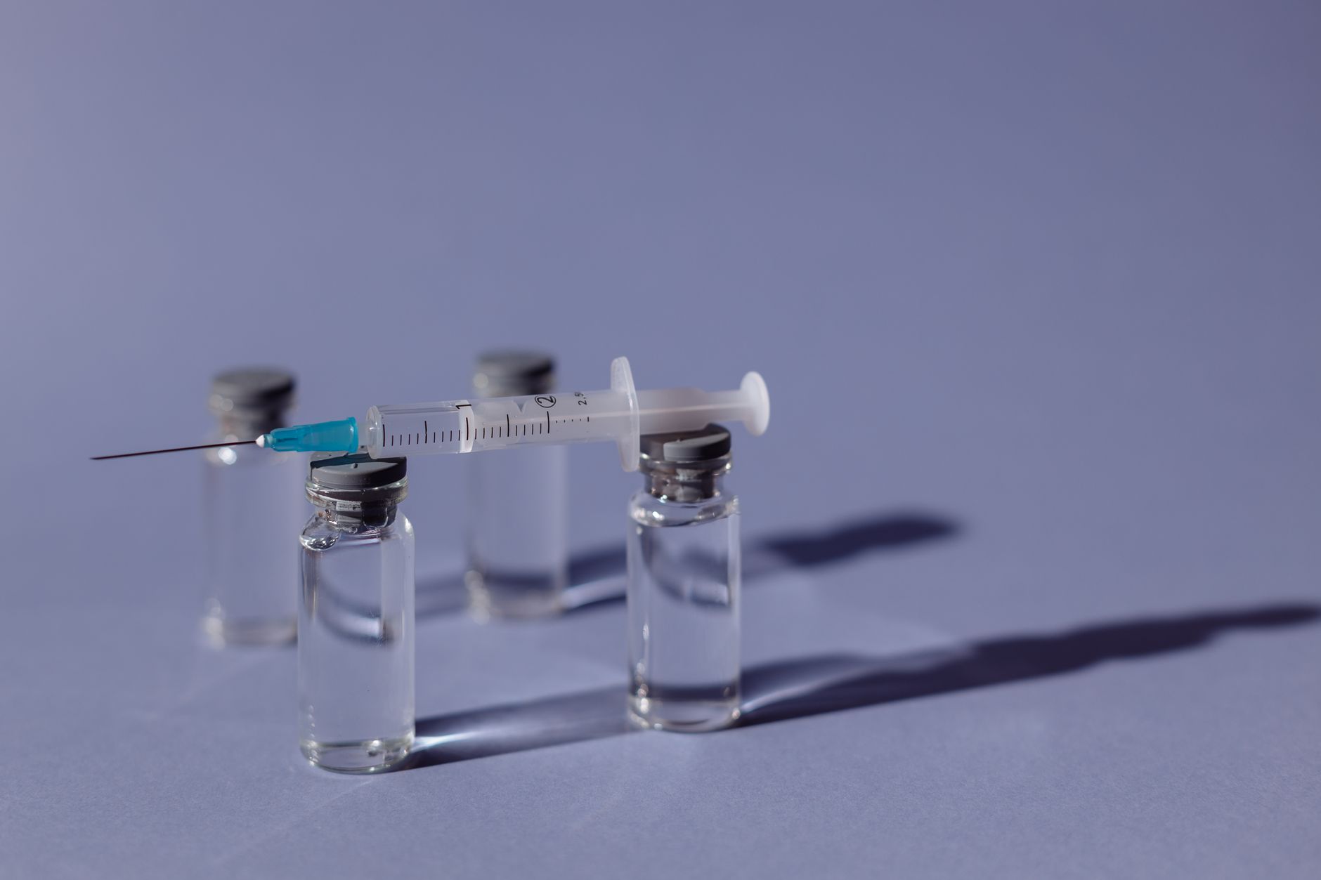资料图:疫苗/药剂针剂与注射器